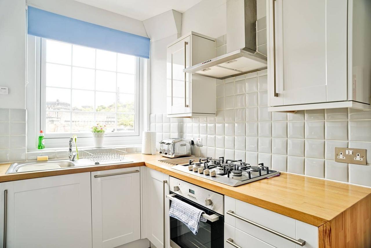 Joivy Bright Royal Mile Apartment Edinburg Exteriör bild