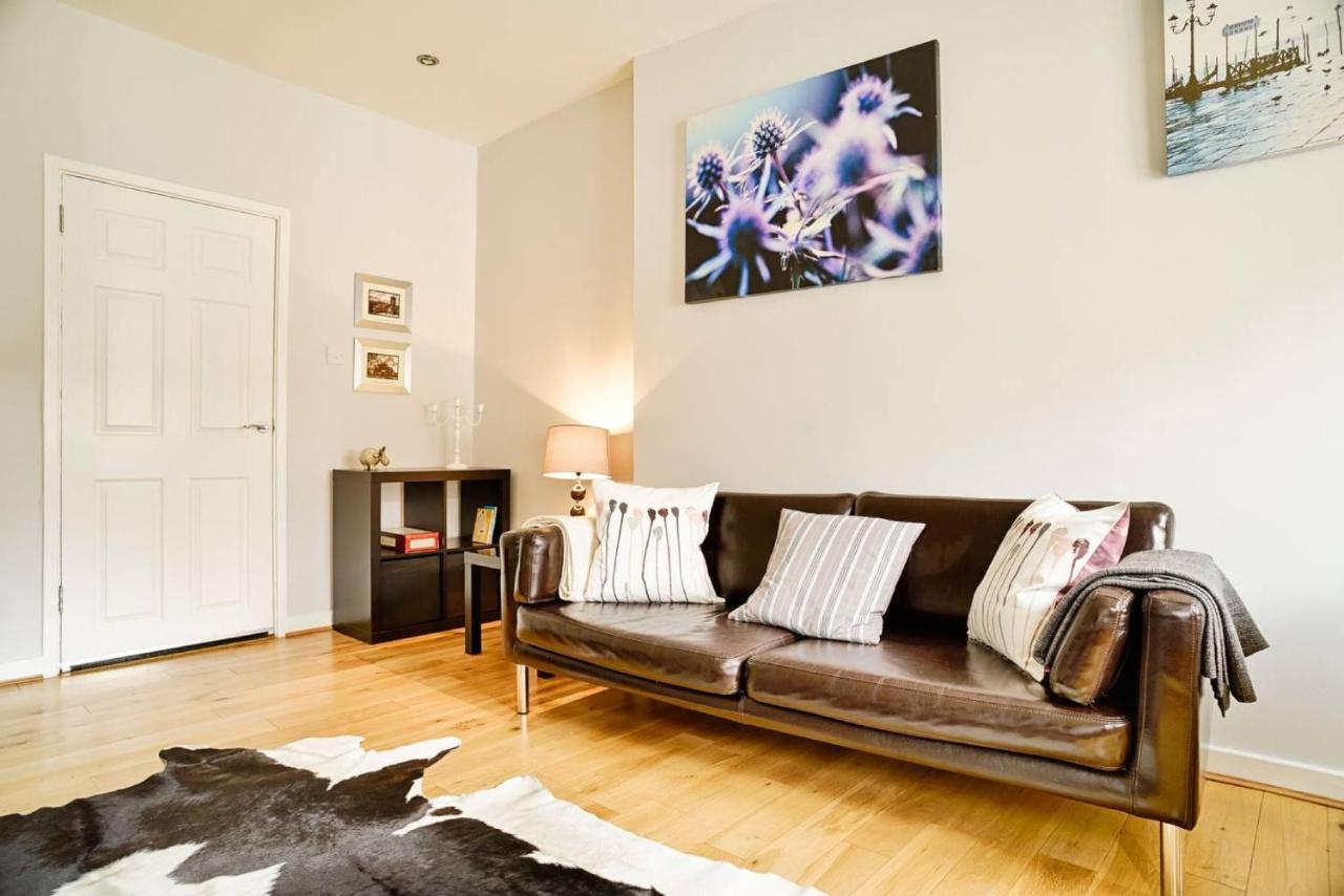 Joivy Bright Royal Mile Apartment Edinburg Exteriör bild